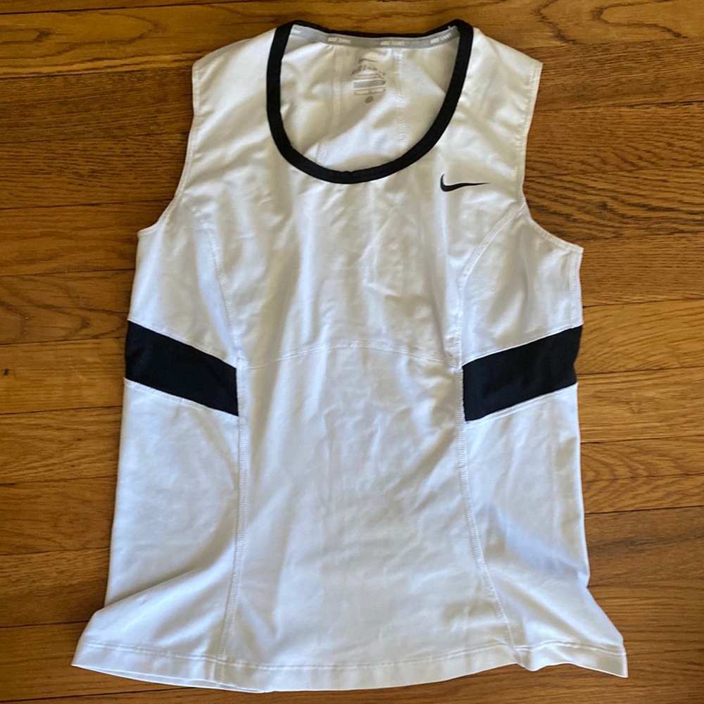Nike Dri-Fit sleeveless tennis top medium